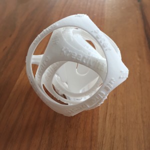  4 ineinander-liegende Kreisel direkt ab 3D-Druck ohne erforderlichen Zusammenbau